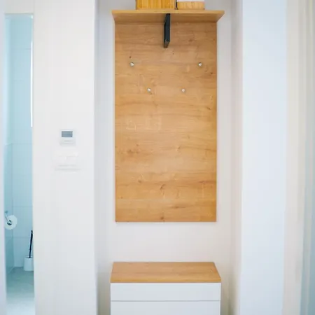 Castellano * Kastela