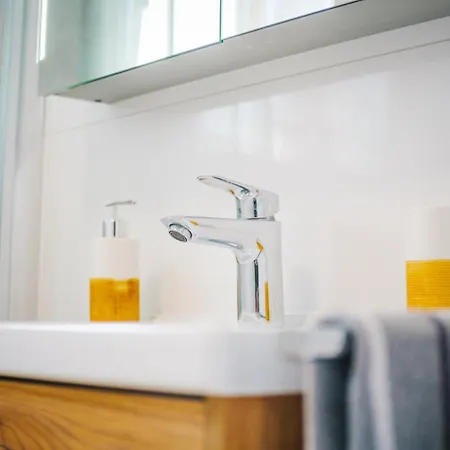 Castellano * Kastela